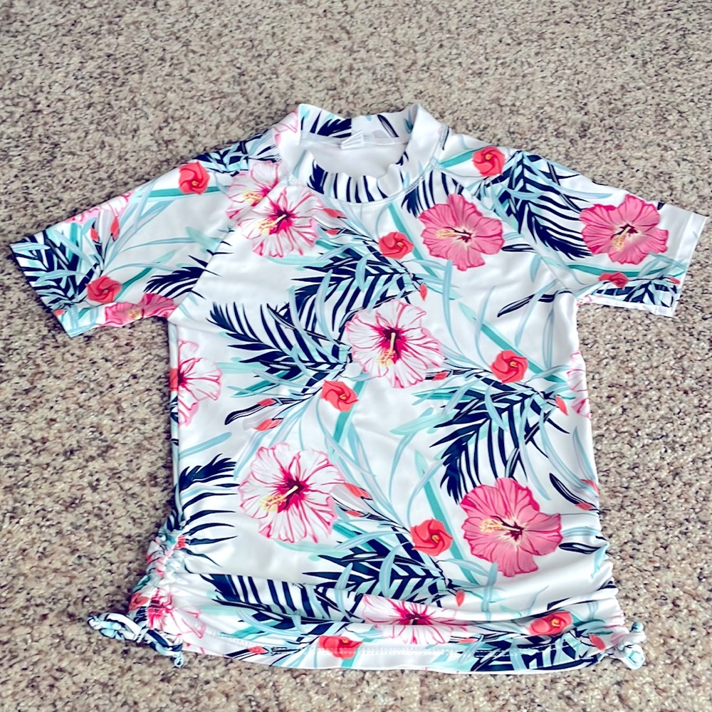 Girls swim top rash guard with rouched design
